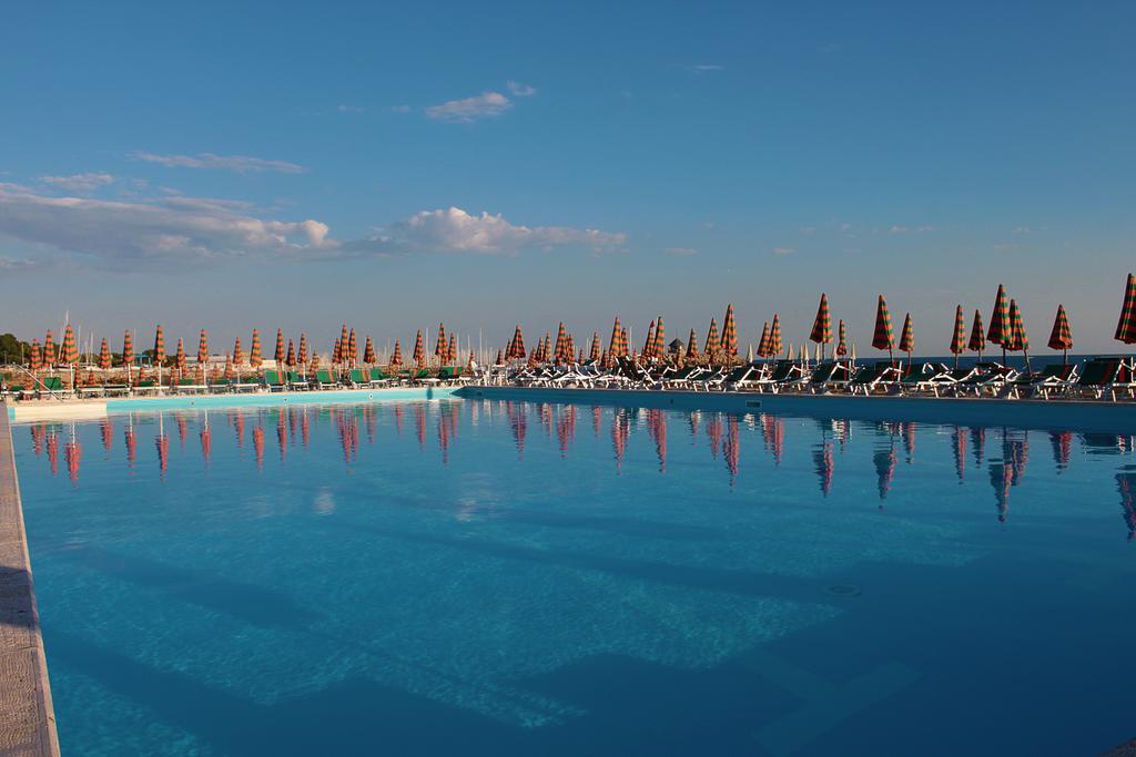Hotel Mercure Sunbay Park 4*